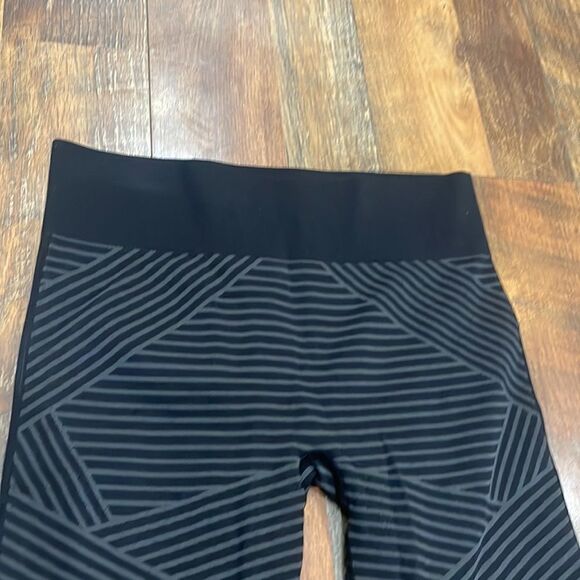 Ivivva leggings 14 (4000) - Picture 2 of 6